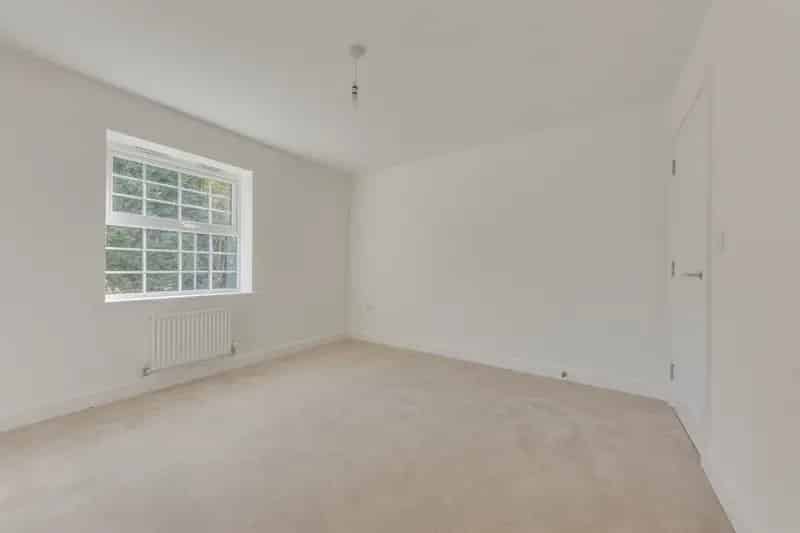 Beautiful Detached Home with 3 Bedrooms and Spacious Living Areas