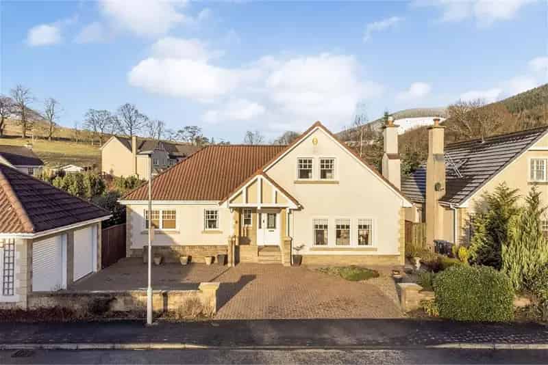 5 Bed Detached House Innerleithen 3 Reception Rooms