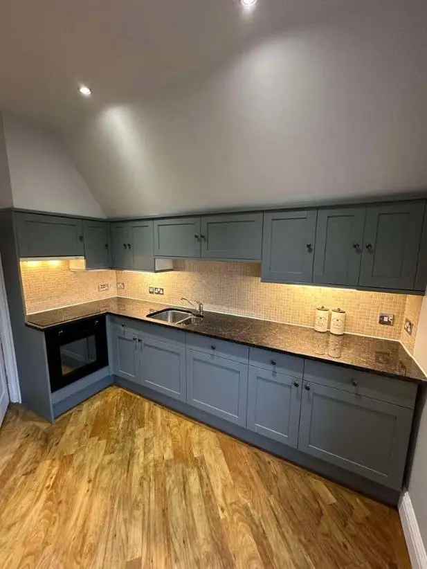 2 bed flat for sale