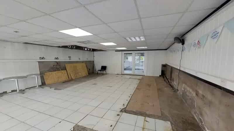 Retail Unit For Sale - Former LaundretteDry Cleaners