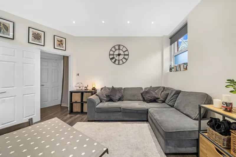 2 Bedroom Flat for Sale in Chelsea SW10