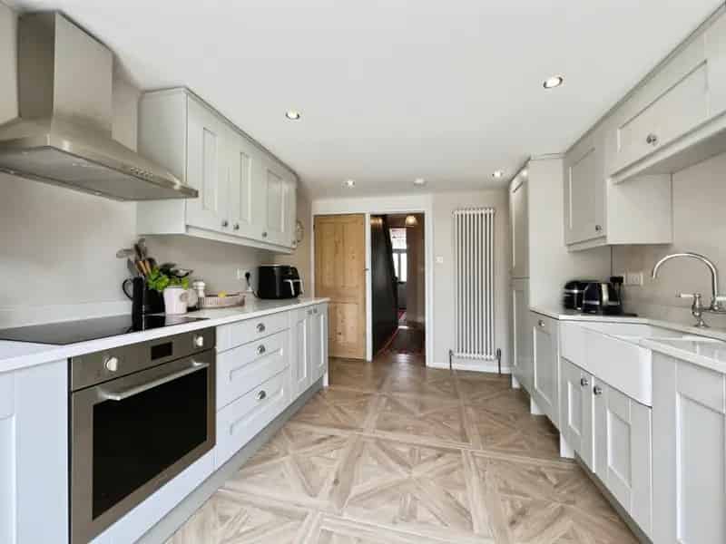 2 Bedroom Period House Hythe Recently Renovated Near Beach
