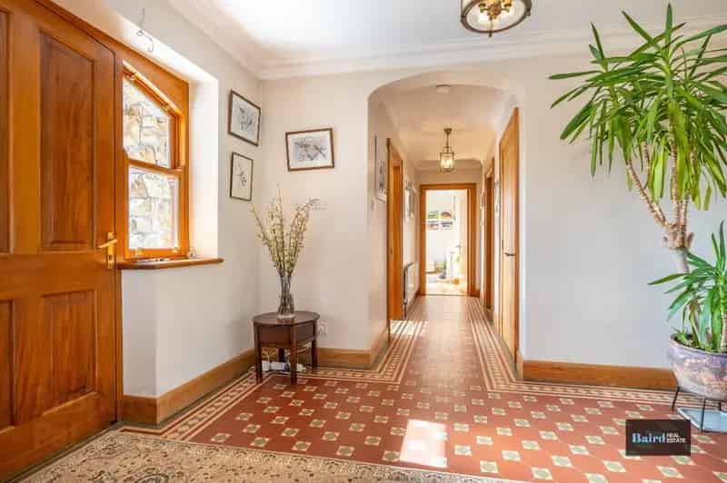 Exceptional Detached Country Residence 4-5 Bedrooms 2 Acres