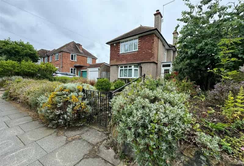 3 Bedroom Detached House for Sale in St Stephens Canterbury