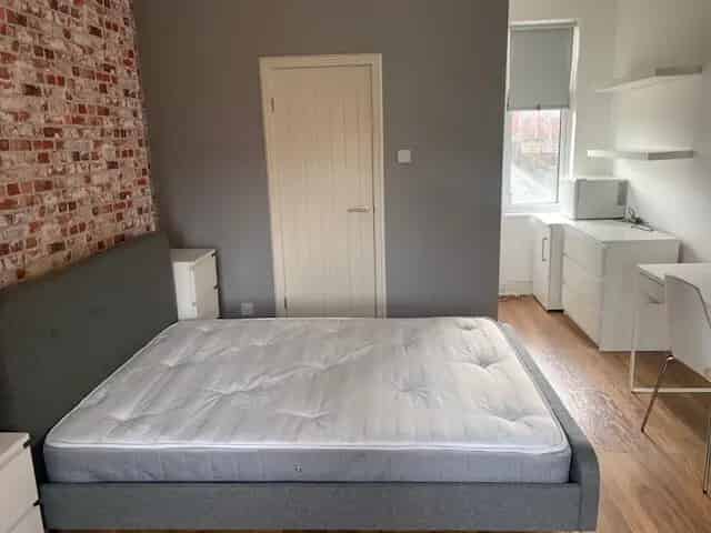 All Bills Included Double Room in Hucknall - Available Now