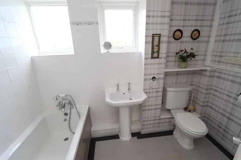 3 bed house for sale