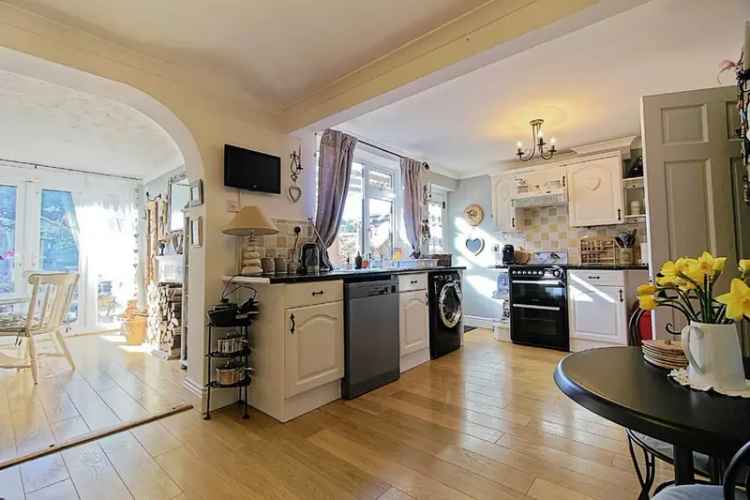 3 Bedroom Semi Detached House for Rent
