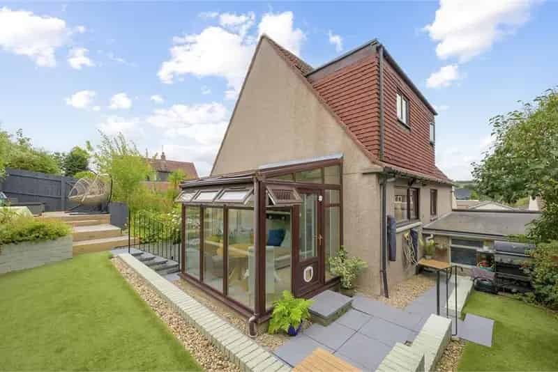 4 Bed Detached House with 2 Reception Rooms in Garvock