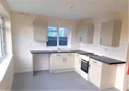 4 Bedroom House 72m² London Semi-Detached