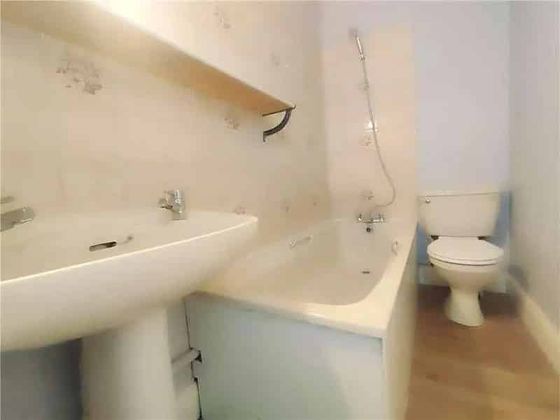 1 Bed Sea View Flat for Sale Near Town Centre