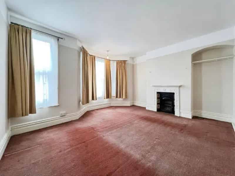 4 Bed House for Sale Near Folkestone Central Station