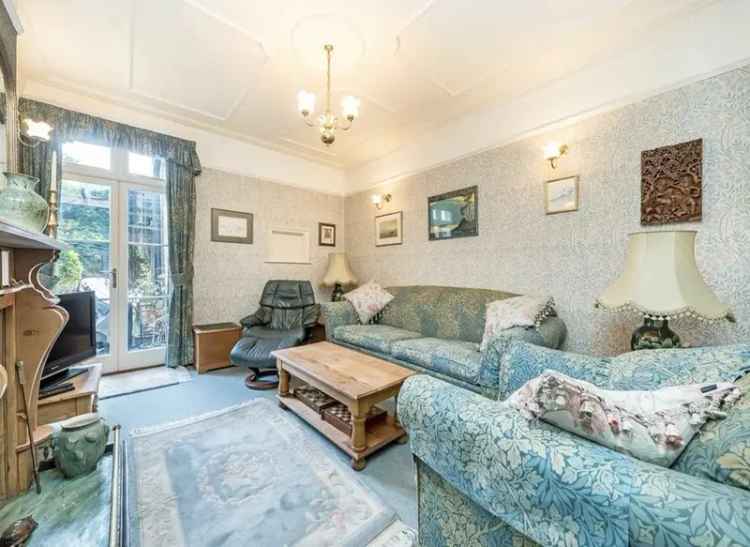 Three Double Bedroom Edwardian House Near Twickenham Station