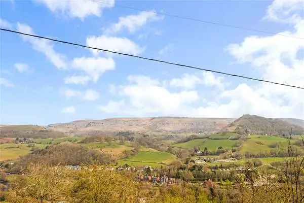Golygfa'r Dyffryn: Llangollen Family Home with Stunning Views