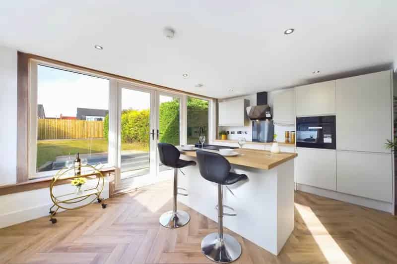 4 Bedroom Semi Detached House to Rent
