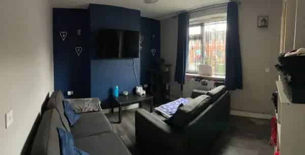 3 Bedroom House Near Schools and Shops