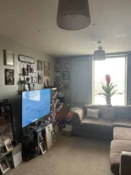 One Bedroom Flat Cheltenham Near Train Station