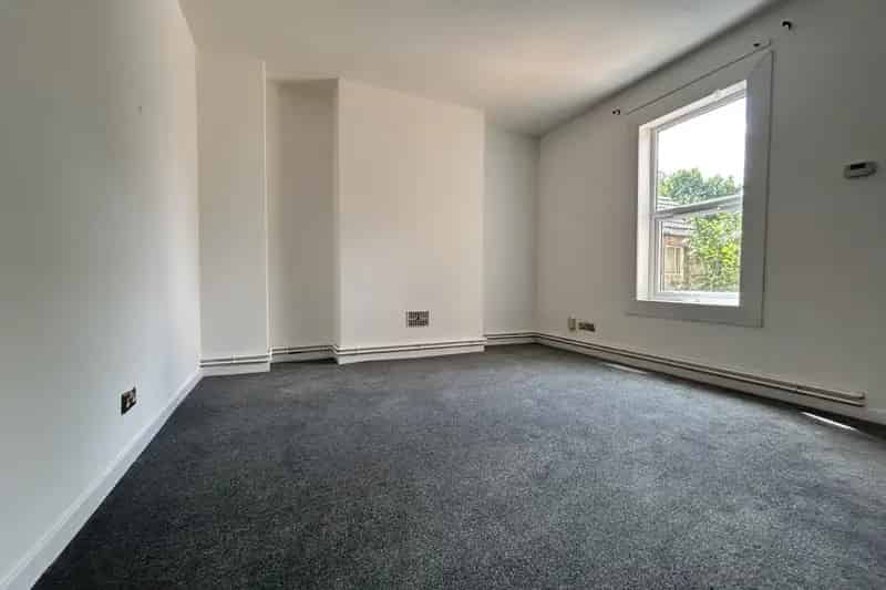 2 Bed Unfurnished Property in LE3 - Zero Deposit Available
