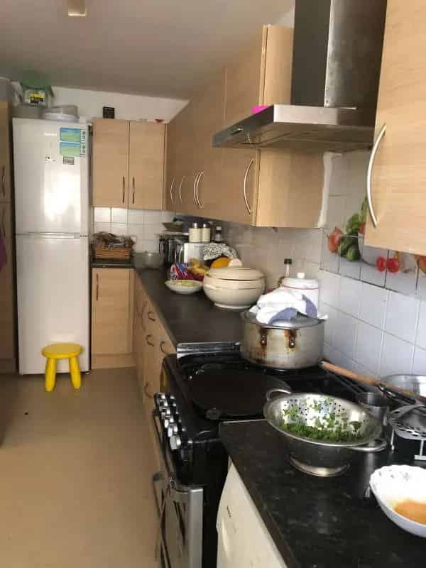 Spacious 4-Bed House Near Amenities