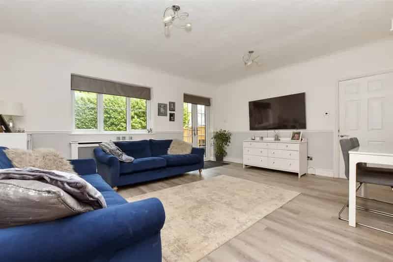 2 Bedroom Terraced House for Sale in Banstead