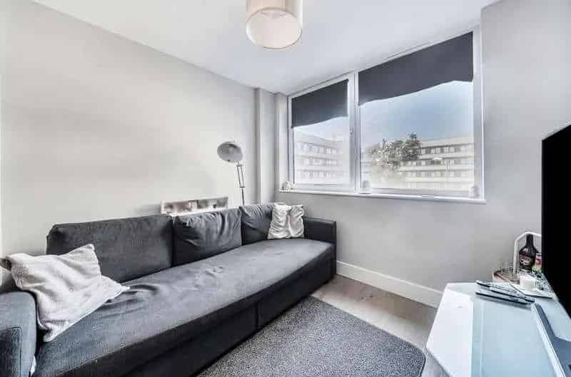 1 Bed Flat for Sale - Modern Apartment with Parking