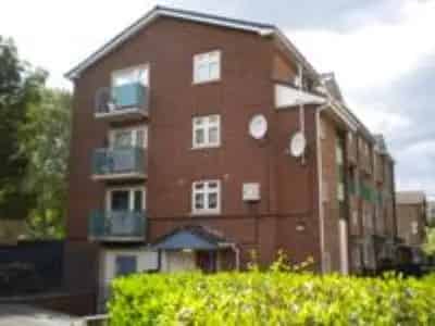 3 Bed Maisonette Newtown