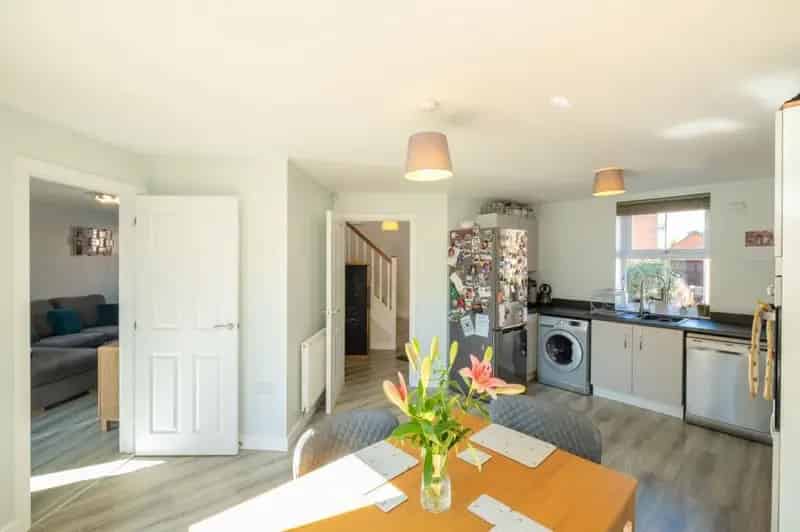 3 Bed Semi-Detached House For Sale