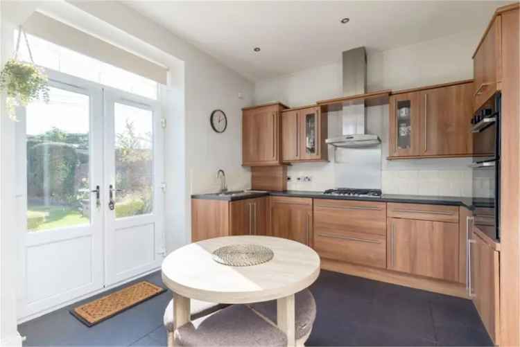 3 Bed House - End Terraced with 2 Reception Rooms