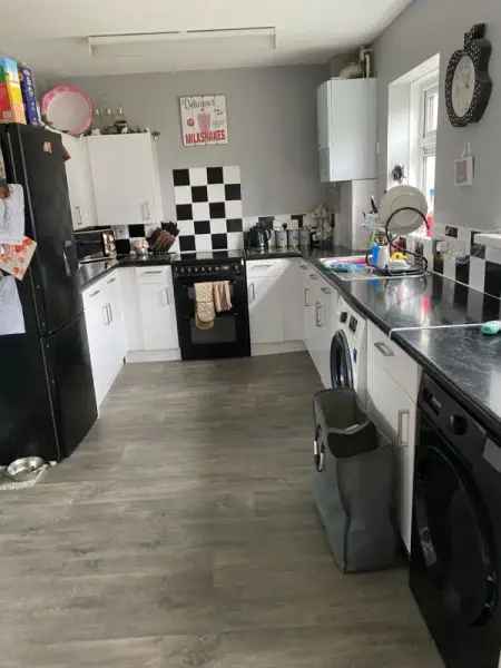 House For Rent in Reigate and Banstead, England