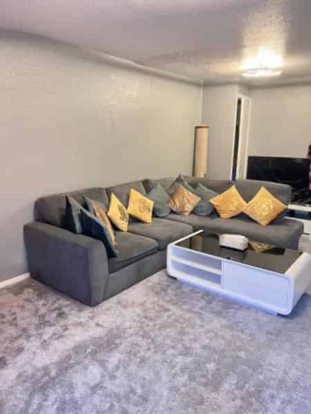 3 Bedroom House in Goldsworth Park