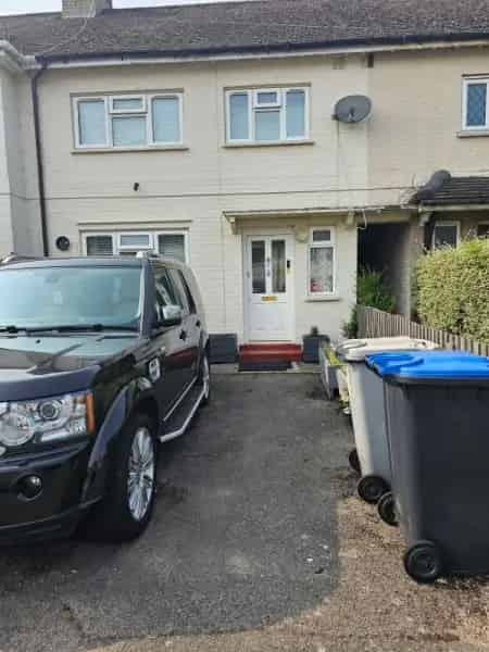 Mid Terraced House Near Windsor Great Park