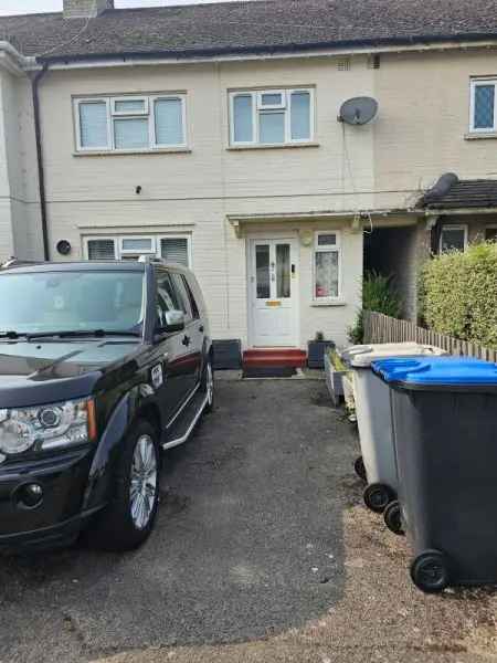 Mid Terraced House Near Windsor Great Park