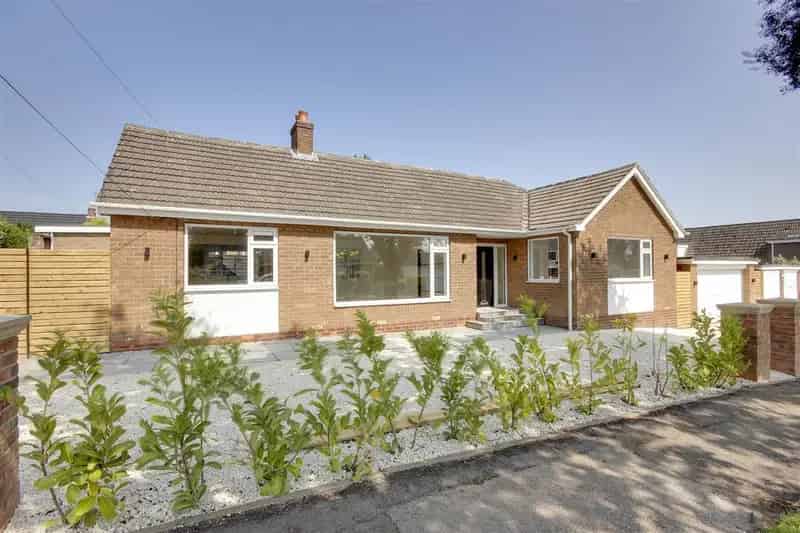 3 Bedroom Detached Bungalow for Sale in Kirk Ella