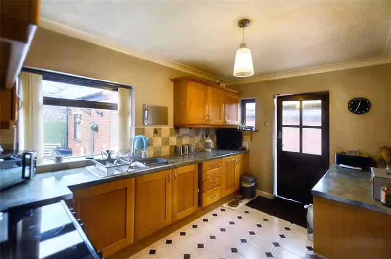 Three Bedroom Dormer Bungalow Rothwell Huge Potential No Onward Chain