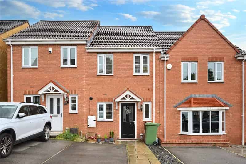 2 Bedroom Townhouse Near Amenities
