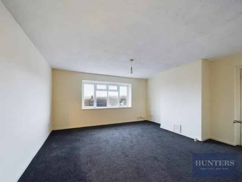 2 Double Bedroom Flat for Sale