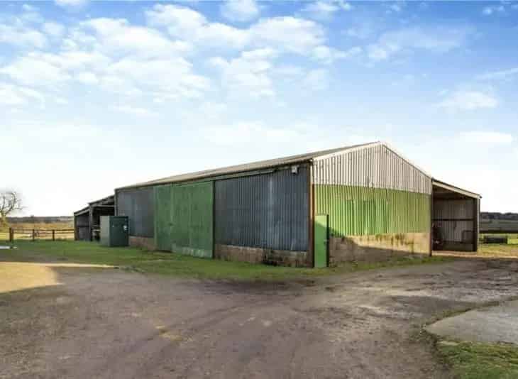 Agricultural Workshop 1800 sqft To Let