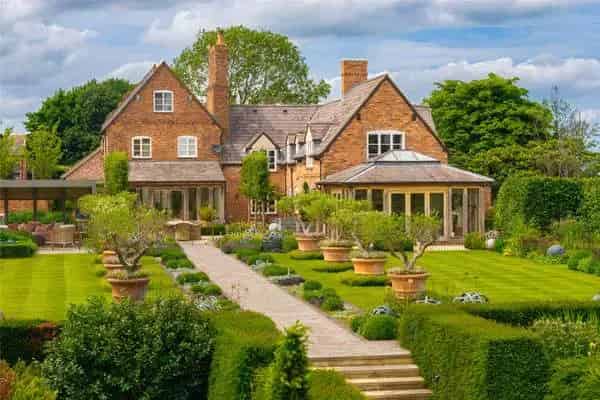 Luxury Grade II Listed Cheshire Home with Cottage & 7.99 Acres
