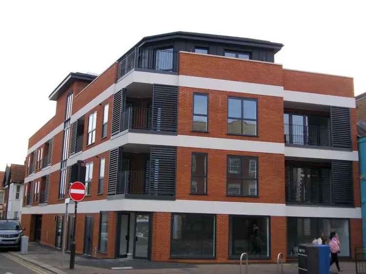 Brand New Retail Office Unit 1040 Sq Ft Westcliff London Road