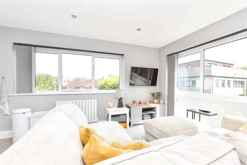 2 Bedroom Apartment for Sale in Dorking Town Centre