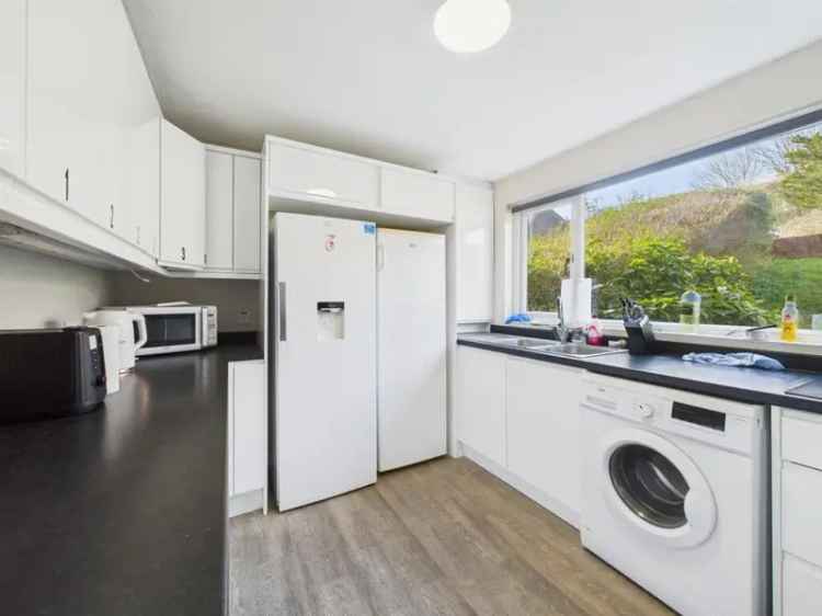 6 Bedroom Student House Share Available September 2025