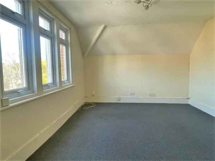 3 Bedroom Maisonette for Sale near Folkestone West Station