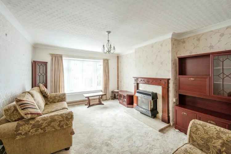 4 Bed Family Home with Sun Room and Garage