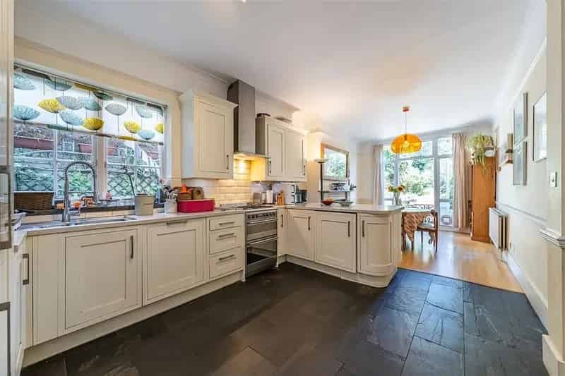 3 Bedroom Terraced House To Rent Near Streatham Hill Station