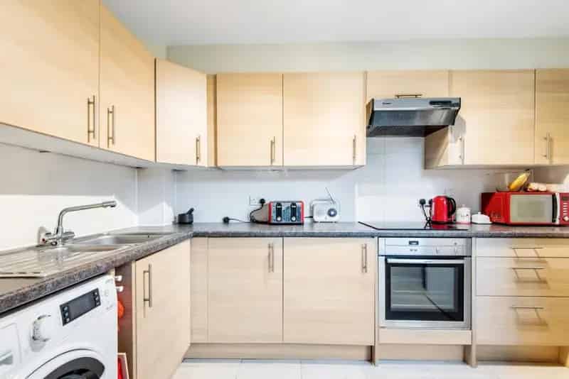 Balham Garden Flat - 1 Double Bedroom + Study
