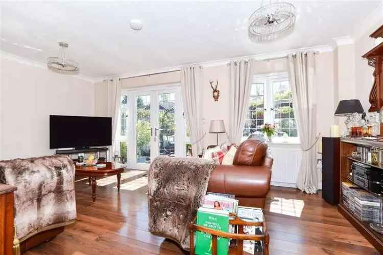 3 Bed Terraced House for Sale - Modern Kitchen & Garden