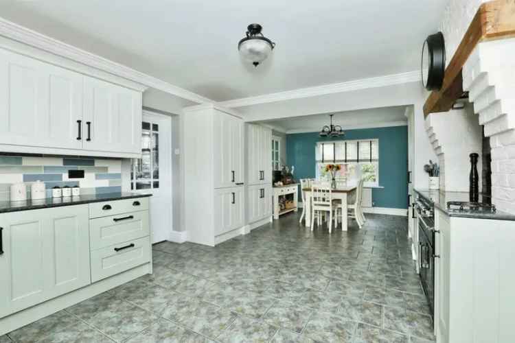 5 Bed Executive Home with Annexe and Hot Tub