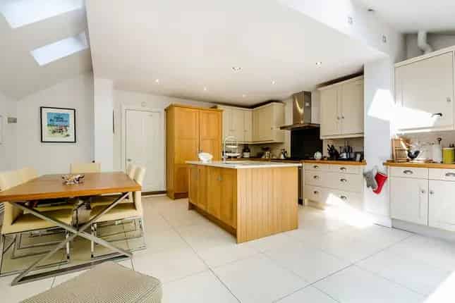 Four Bedroom Family House for Sale in London SW6