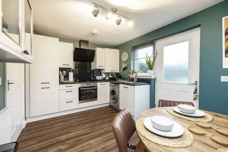 2 Bed Mid-Terraced House Cove Aberdeen