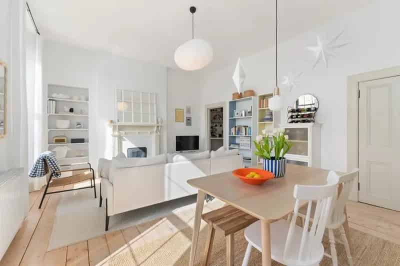 2 Bedroom Flat for Sale in Desirable Residential Area