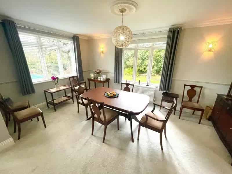3 Bedroom Ground Floor Flat for Sale near Westbourne